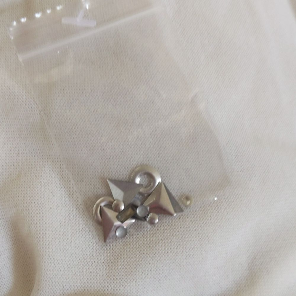VENUS NWT cream criss cross spaghetti straps embellished tank top XS - Picture 3 of 7